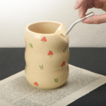 Ceramic Mug With Sip Lid, Elegant Modern Wood-Grain Style